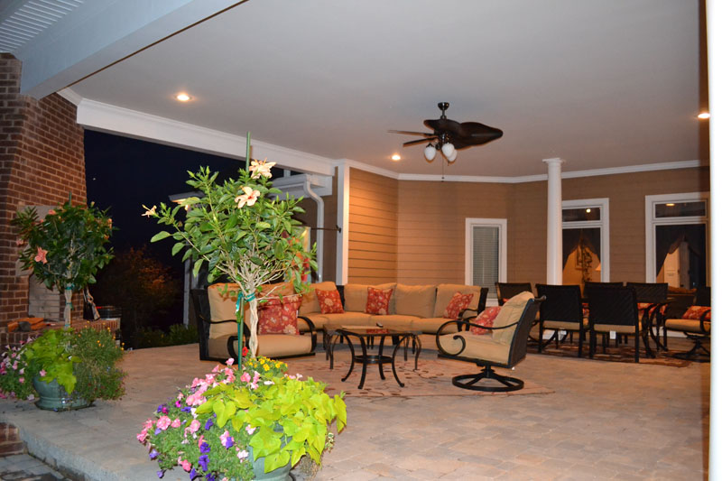 Outdoor-Living-Night